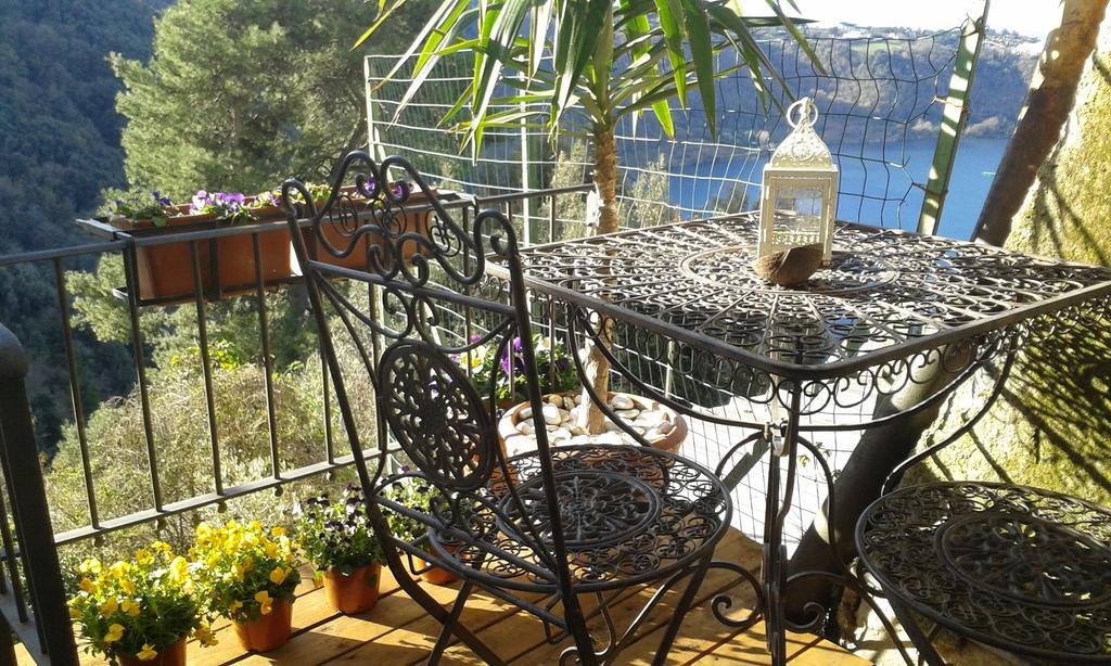 Vistalago Guesthouse เนมี ภายนอก รูปภาพ