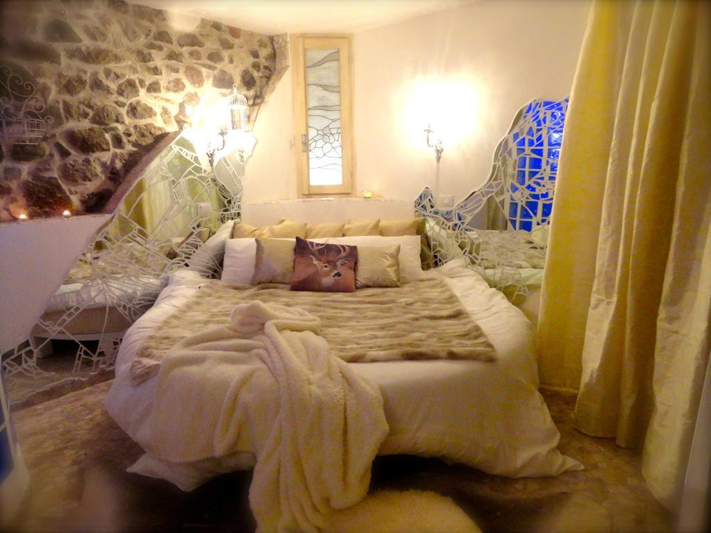 Vistalago Guesthouse เนมี ภายนอก รูปภาพ