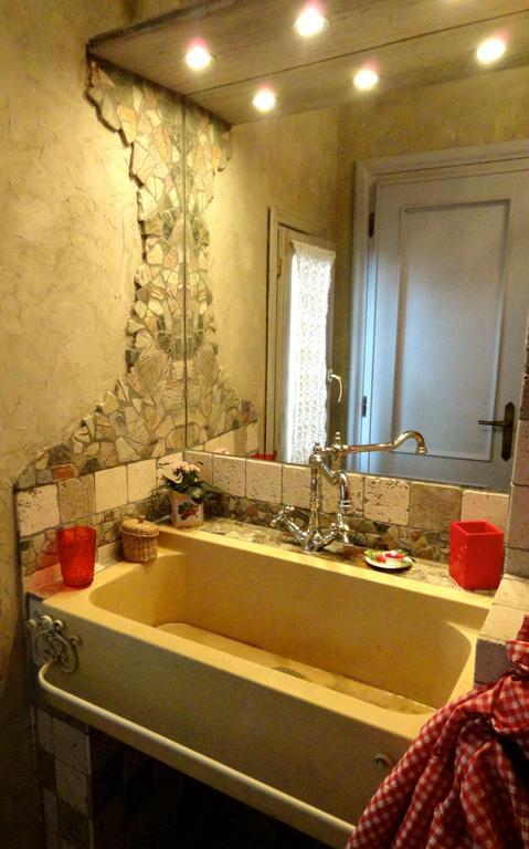 Vistalago Guesthouse เนมี ภายนอก รูปภาพ