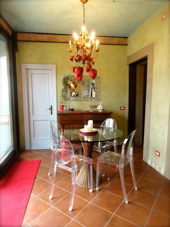 Vistalago Guesthouse เนมี ภายนอก รูปภาพ